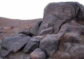 کمر مقبولا بینالود