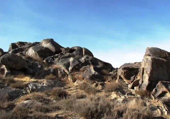 کمر مقبولا بینالود