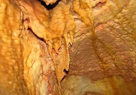 غار بلور یونسی