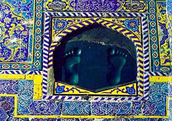 قدمگاه امام رضا کجاست