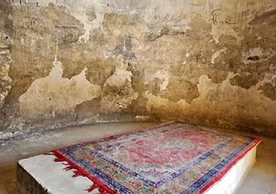 مقبره پیر علمدار