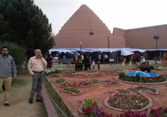 یخدان مویدی
