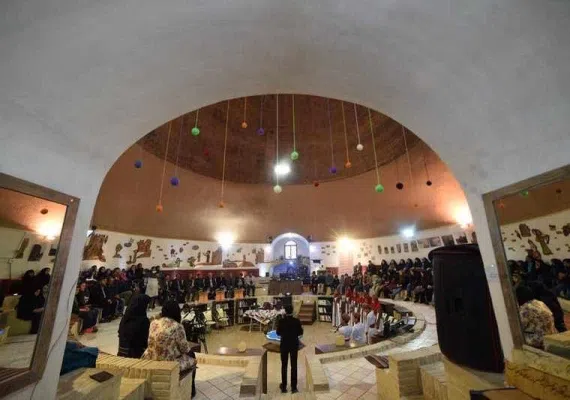 یخدان مویدی