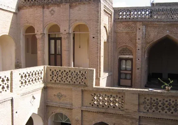 خانه تاریخی سوزنگر