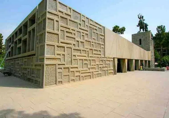 آرامگاه نادرشاه