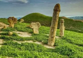 گورستان و زیارتگاه خالد نبی