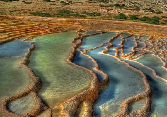 چشمه ی زیبای باداب سورت