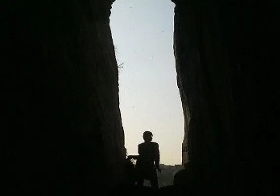 غار زری مشهد