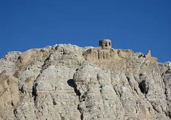 کوه تاریخی آتشگاه، معبد موبدان زرتشتی