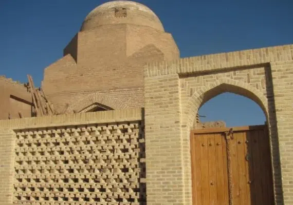 بقعه پیر احمد زهرنوش، مدفنی از جنس تاریخ