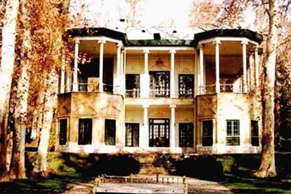 موزه رجعت و عبرت (کاخ مادر شاه)