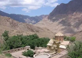 کلیسای سن استپانوس جلفا، عبادتگاهی زیبا در قلب کوهستان