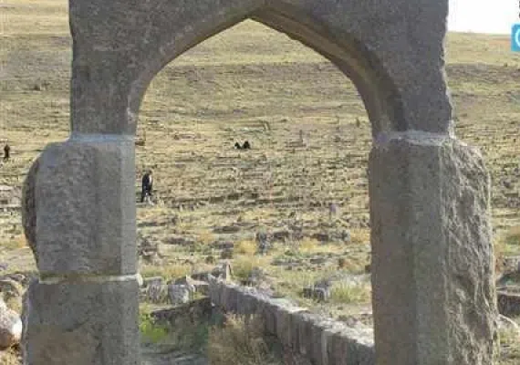 قبرستان تاریخی پینه شلوار، گورستان شادباد مشایخ