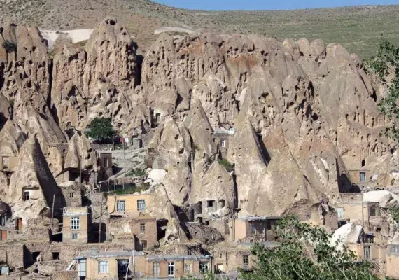 روستای کندوان، تنها روستای صخره ای و مسکونی جهان