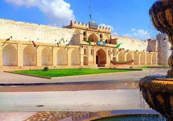 کاروانسرای مشیرالملک یا دژ برازجان