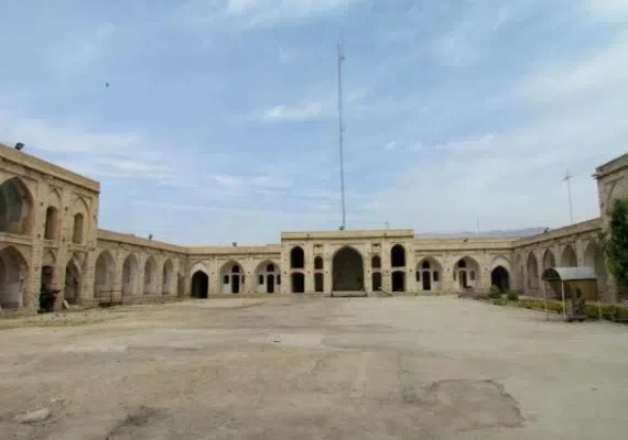 کاروانسرای مشیرالملک یا دژ برازجان