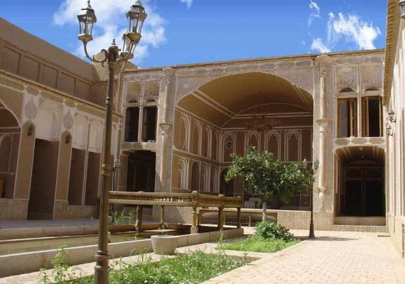 موزه سکه و مردم شناسی حیدرزاده یزد
