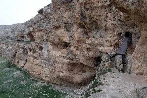 مجموعه صخره ای بی بی کند