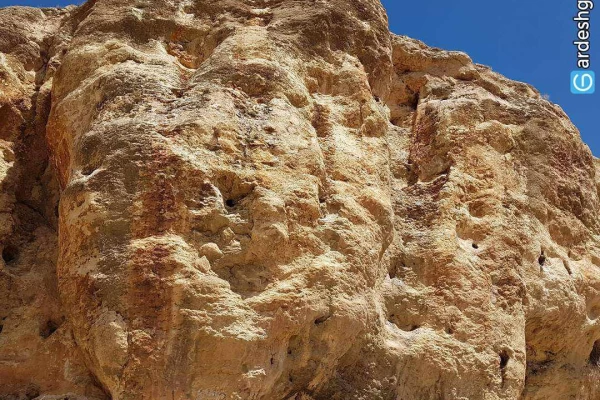 غار فخریگاه، فقرگاه