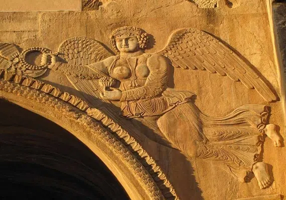 طاق بستان
