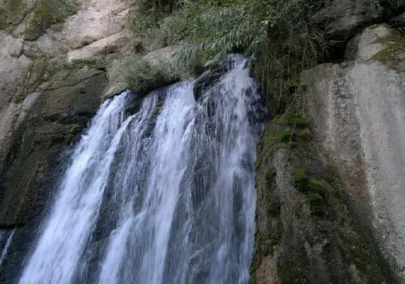 آبشار نوژیان