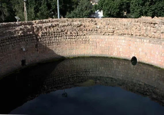 گرداب سنگی خرم آباد کجاست؟