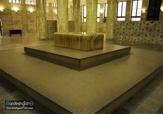 آرامگاه و مقبره فردوسی کجاست