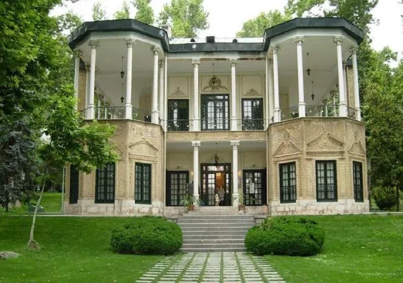 کاخ نیاوران