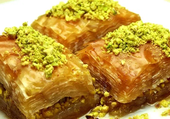 سوغات تبریز | کامل ترین لیست| از صنایع دستی تا انواع شیرینی