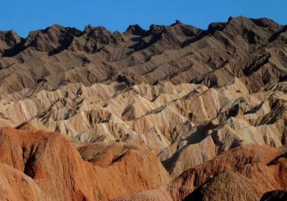 کلوتهای گلی نهبندان