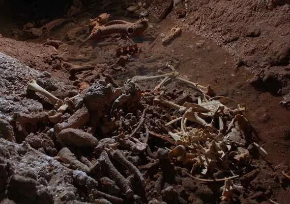 غار جهنم طبس