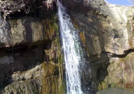 آبشار گنده گاو