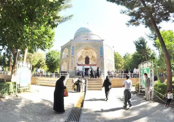 قدمگاه امام رضا کجاست