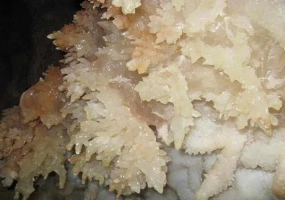 غار بلور یونسی