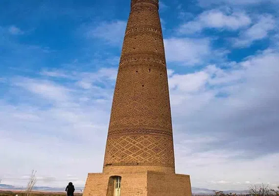 مناره خسروگرد