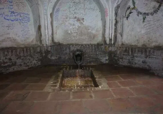 قدمگاه امام رضا کجاست