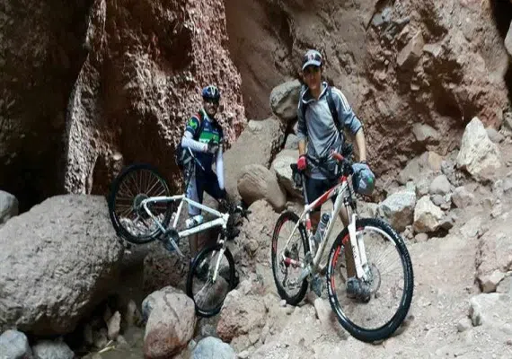 دره هفت غار نیشابور