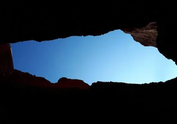 دره هفت غار نیشابور