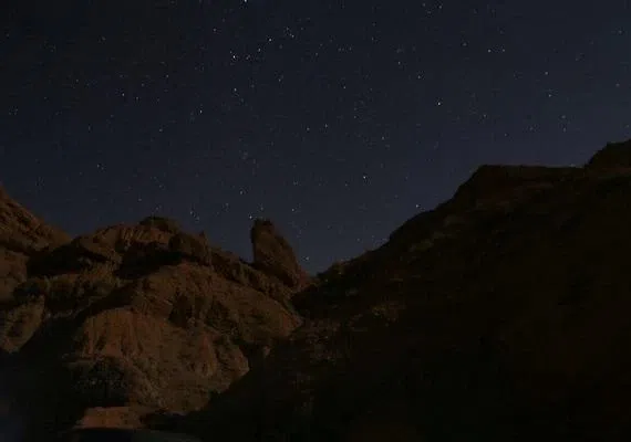 دره پرستوها نیشابور