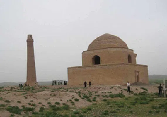 محوطه تاریخی سنگ بست و مقبره ارسلان جاذب