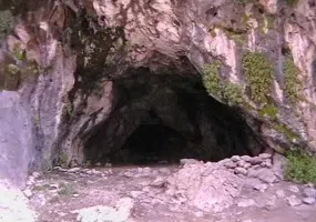 غار پبده (محل زندگی انسان های اولیه)