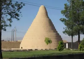 یخچال  خشتی ابرکوه