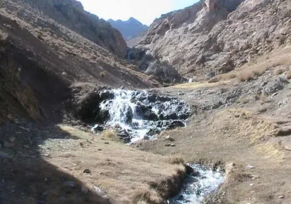 آبشار فیض آباد