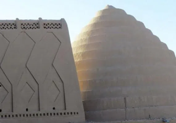یخدان مویدی