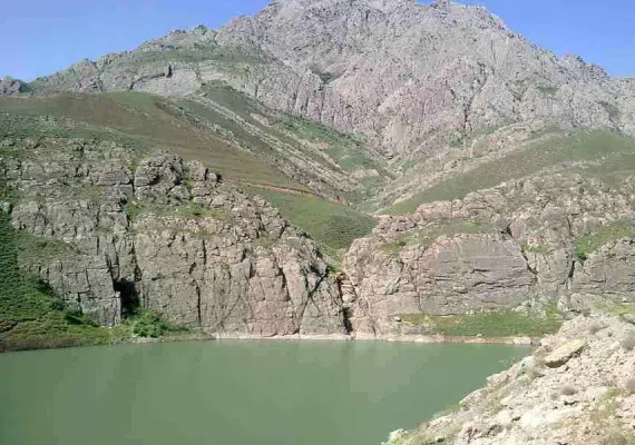 آبشار سد زاوین