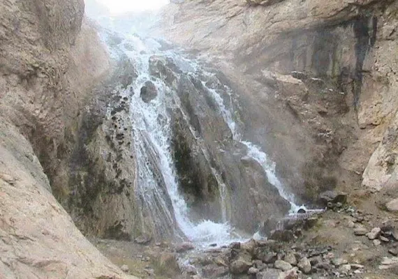 آبشار فیض آباد