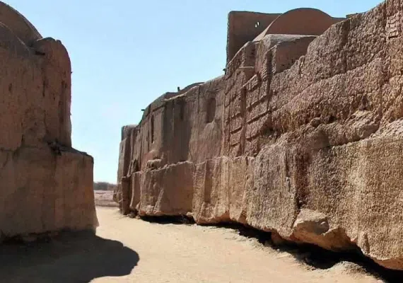 خندق های سنگی قلعه سرورخان