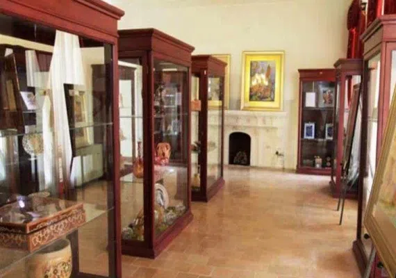 خانه تاریخی ملک