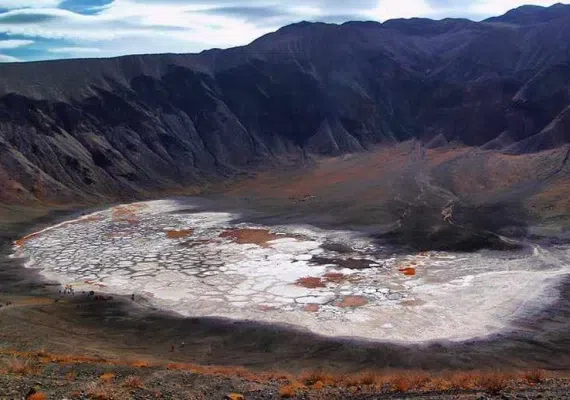 دهانه های آتشفشانی راین