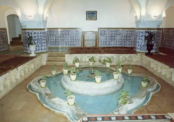 حمام&zwnj; پهنه&zwnj; و گرمابه&zwnj; حضرت&zwnj; سمنان&zwnj;